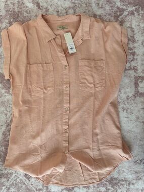 Light Peach Short-Sleeve Button-Front Shirt with Patch Pockets